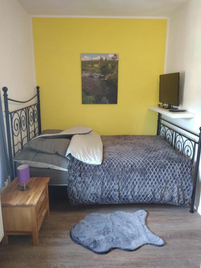 Burgapartment Felsenhaeuschen Моншау Екстериор снимка